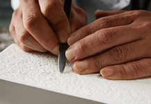 表情に息づく、クラフツマンの手わざ。