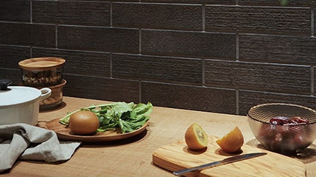 レンガのような壁