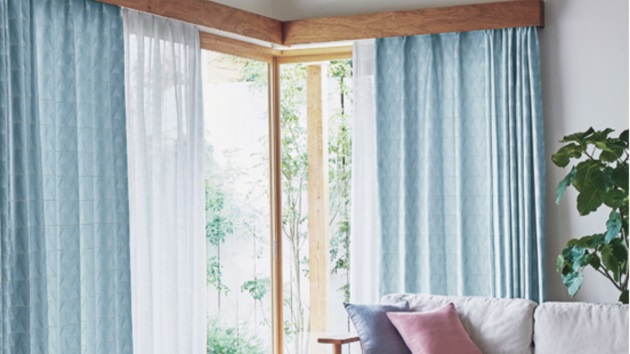 カーテンレール付窓枠にする