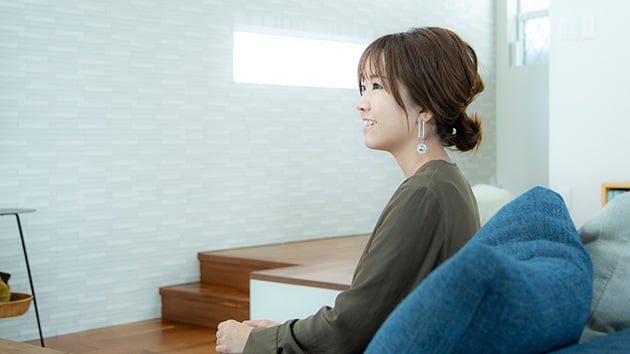 インテリアに合わせて、空間の表情に変化を。豊かな質感が、部屋ごとの個性を生む。／yukiさん